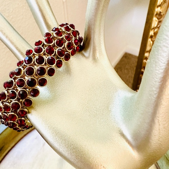 Modern Vintage Red Rhinestone Bracelet - Picture 12 of 16